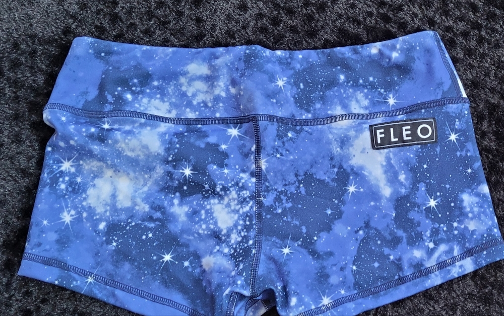 Fleo NWOT size M